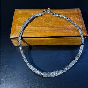 Silver textured collar necklace